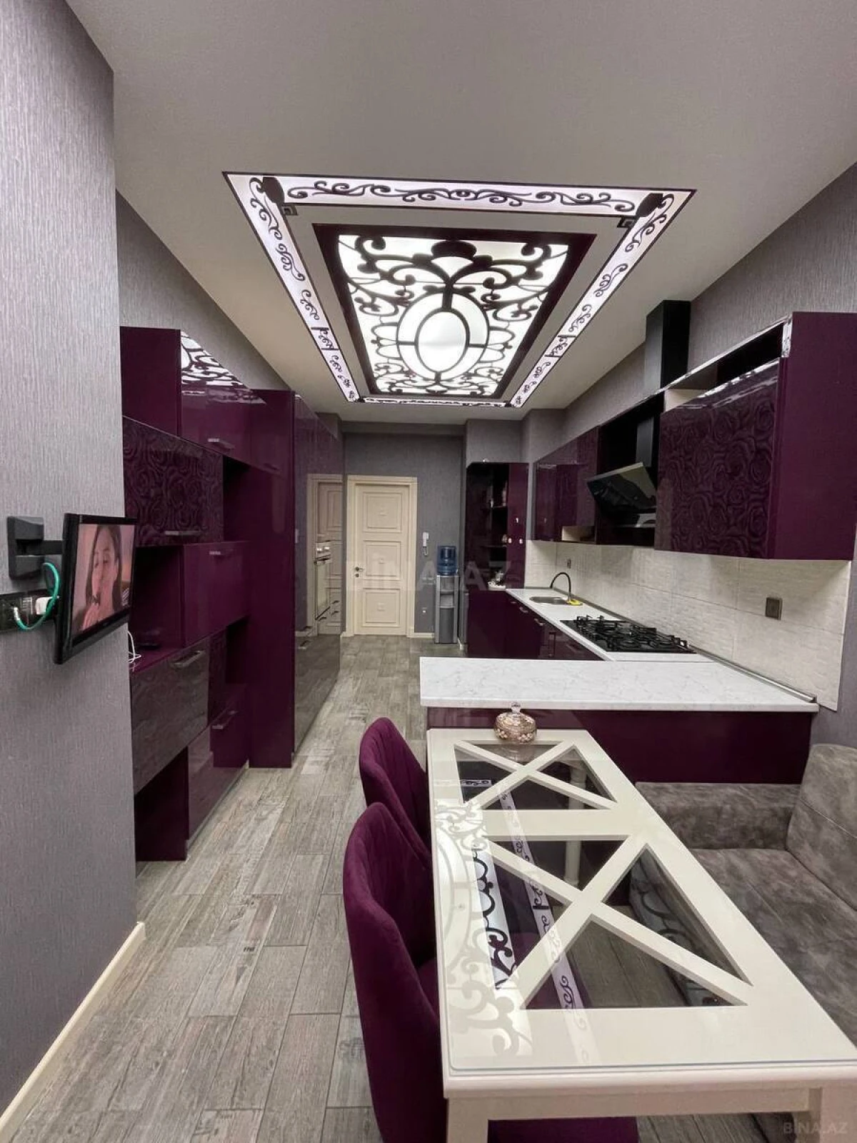 Satılır 4 otaqlı mənzil 182 m²