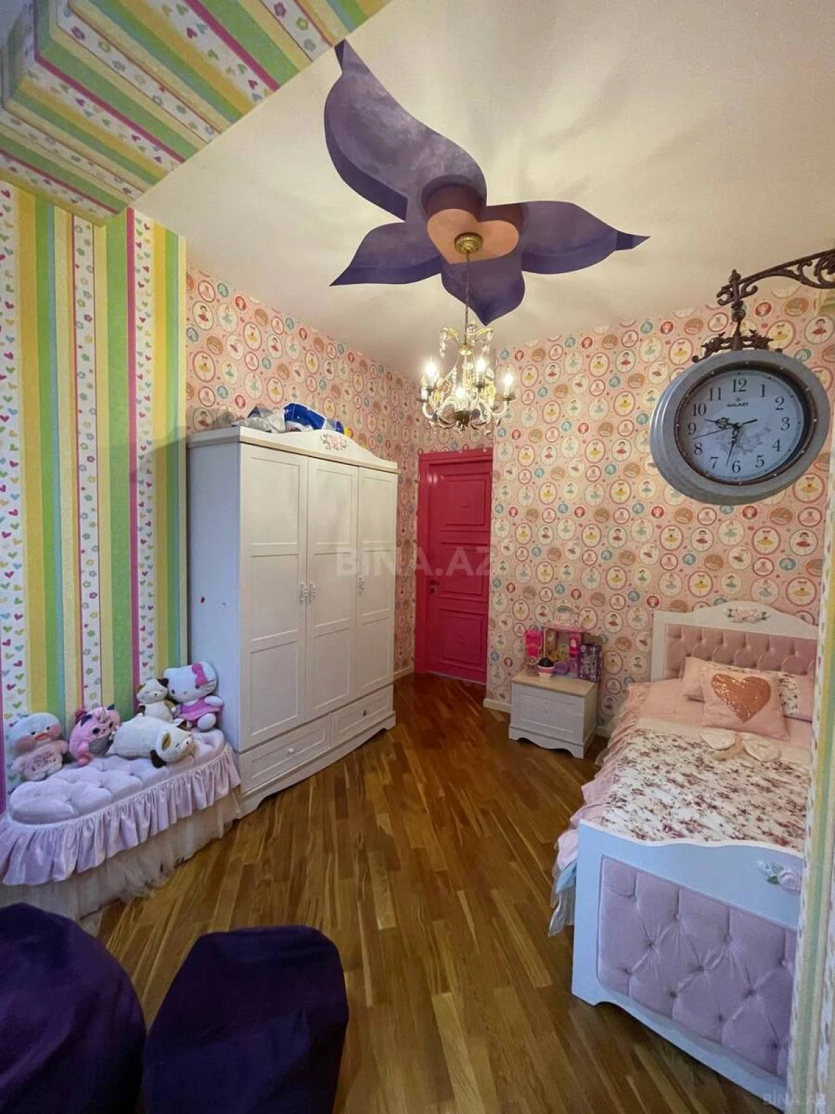 Satılır 4 otaqlı mənzil 182 m²