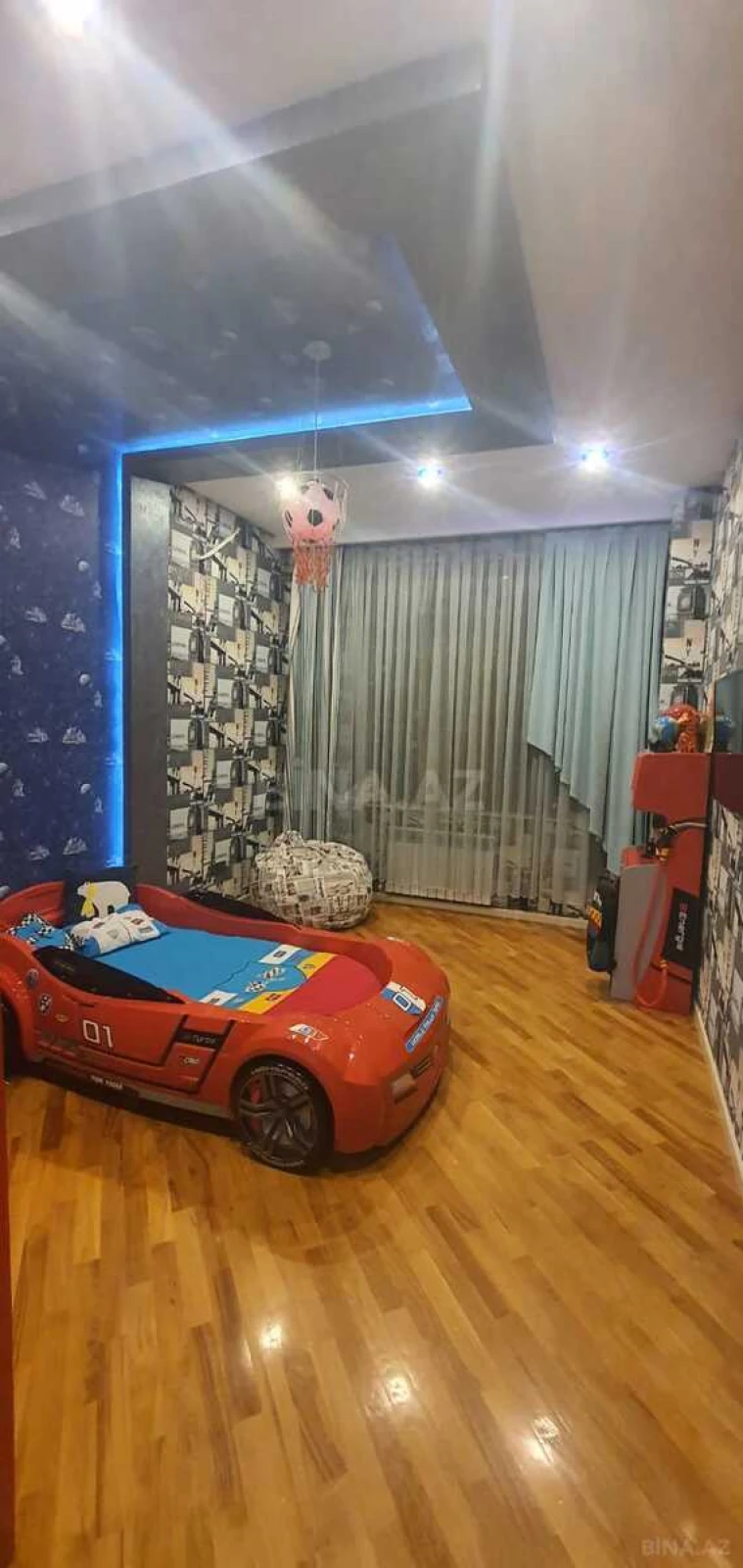 Satılır 4 otaqlı mənzil 182 m²