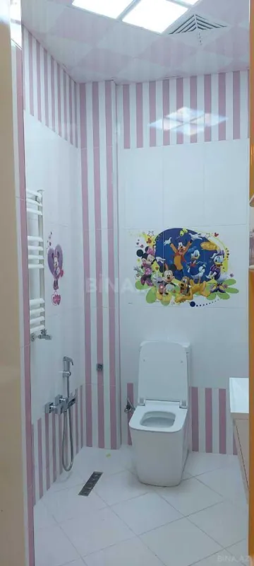 Satılır 4 otaqlı mənzil 182 m²