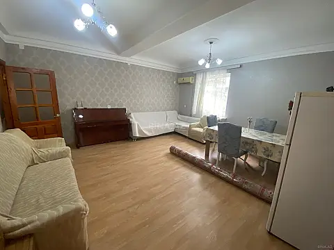 Kirayə verilir 2 otaqlı mənzil 60 m²