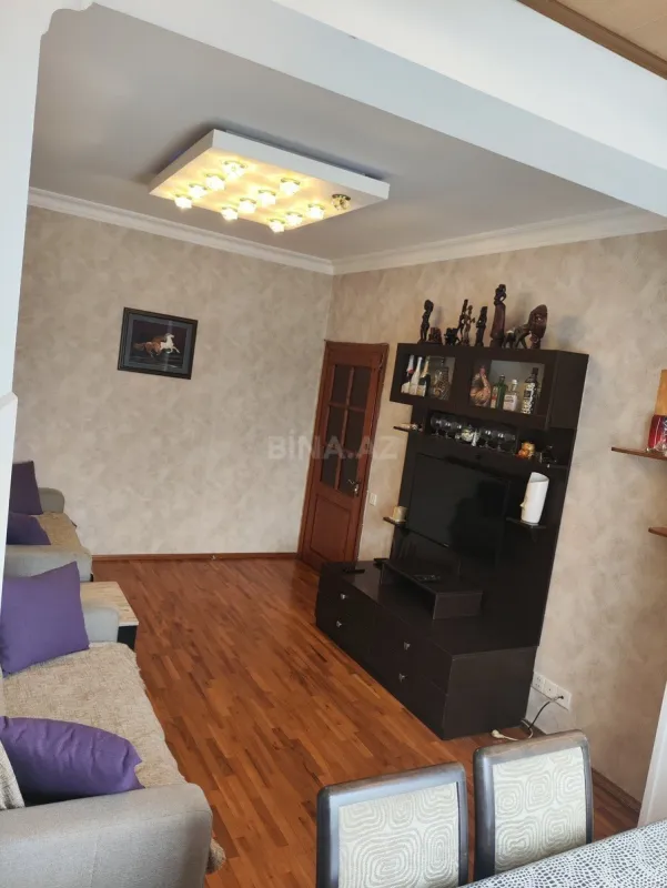 Kirayə verilir 2 otaqlı mənzil 56 m²