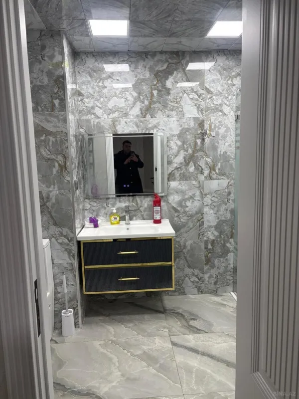 Kirayə verilir 2 otaqlı mənzil 90 m²