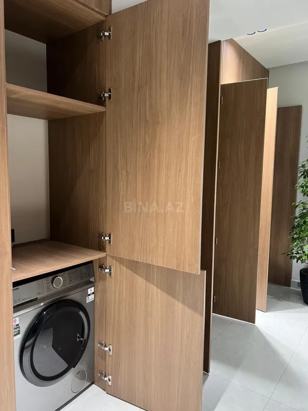 Satılır 3 otaqlı mənzil 148 m²