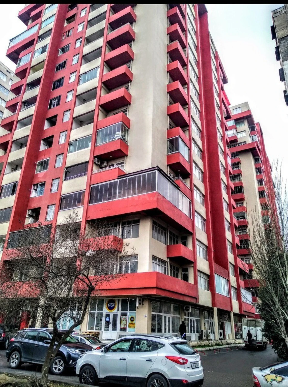 Satılır 3 otaqlı mənzil 135.5 m²