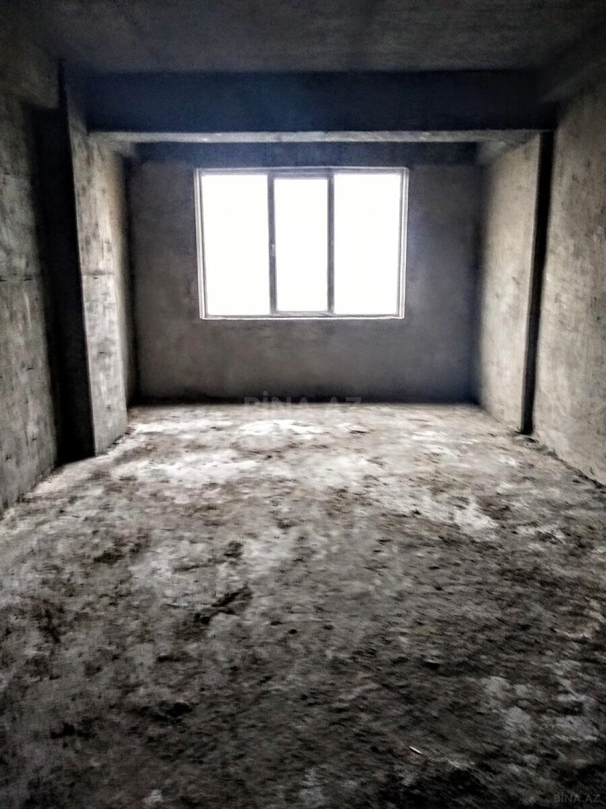 Satılır 3 otaqlı mənzil 135.5 m²