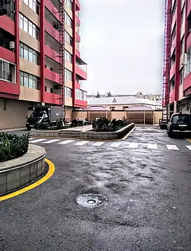 Satılır 3 otaqlı mənzil 135.5 m²