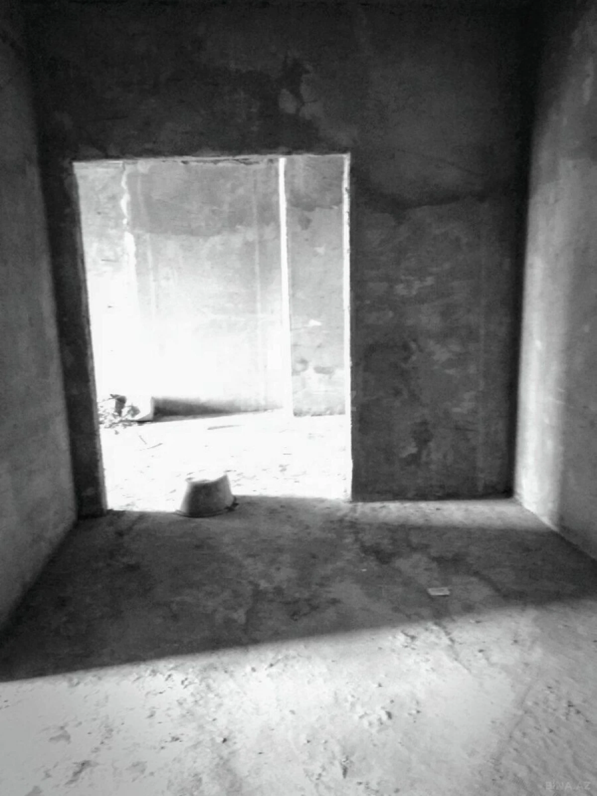 Satılır 3 otaqlı mənzil 135.5 m²