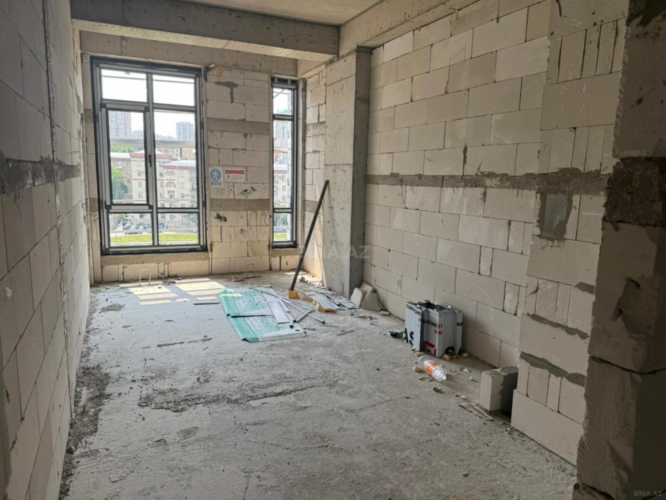 Satılır 3 otaqlı mənzil 154 m²