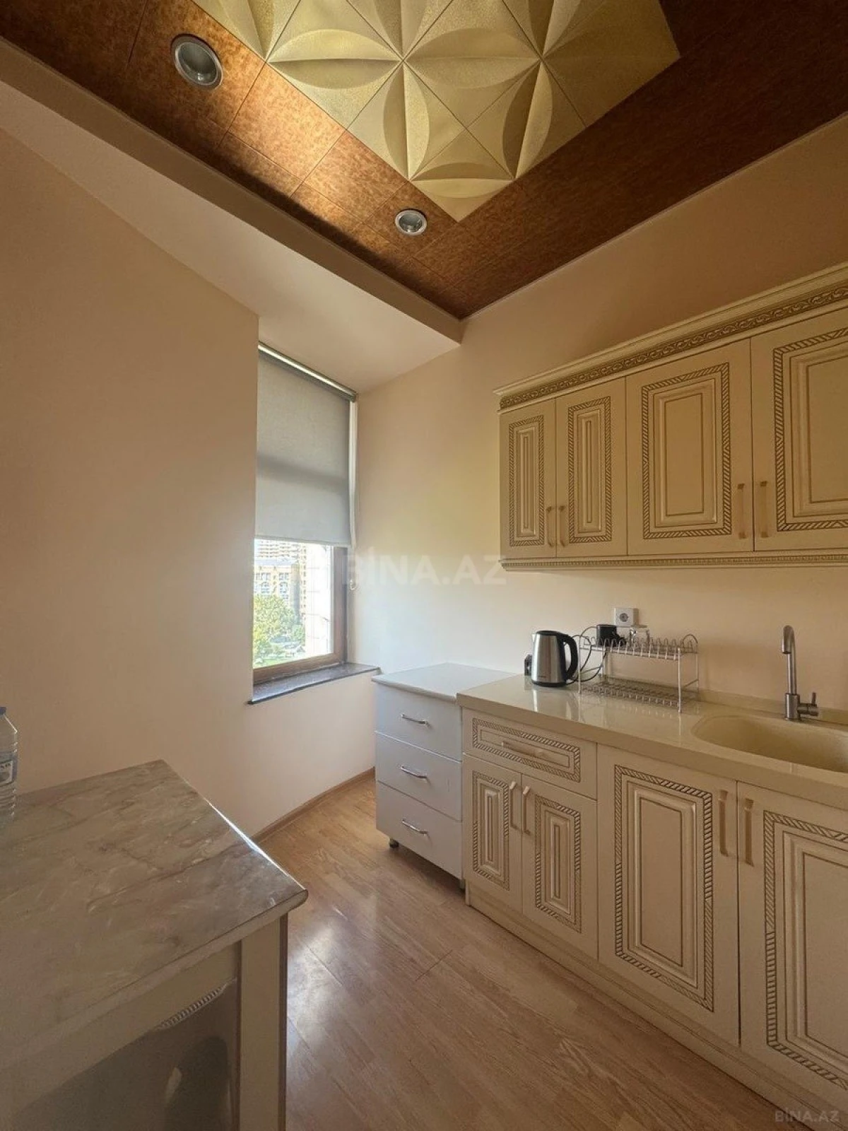 Kirayə verilir 4 otaqlı ofis 200 m²