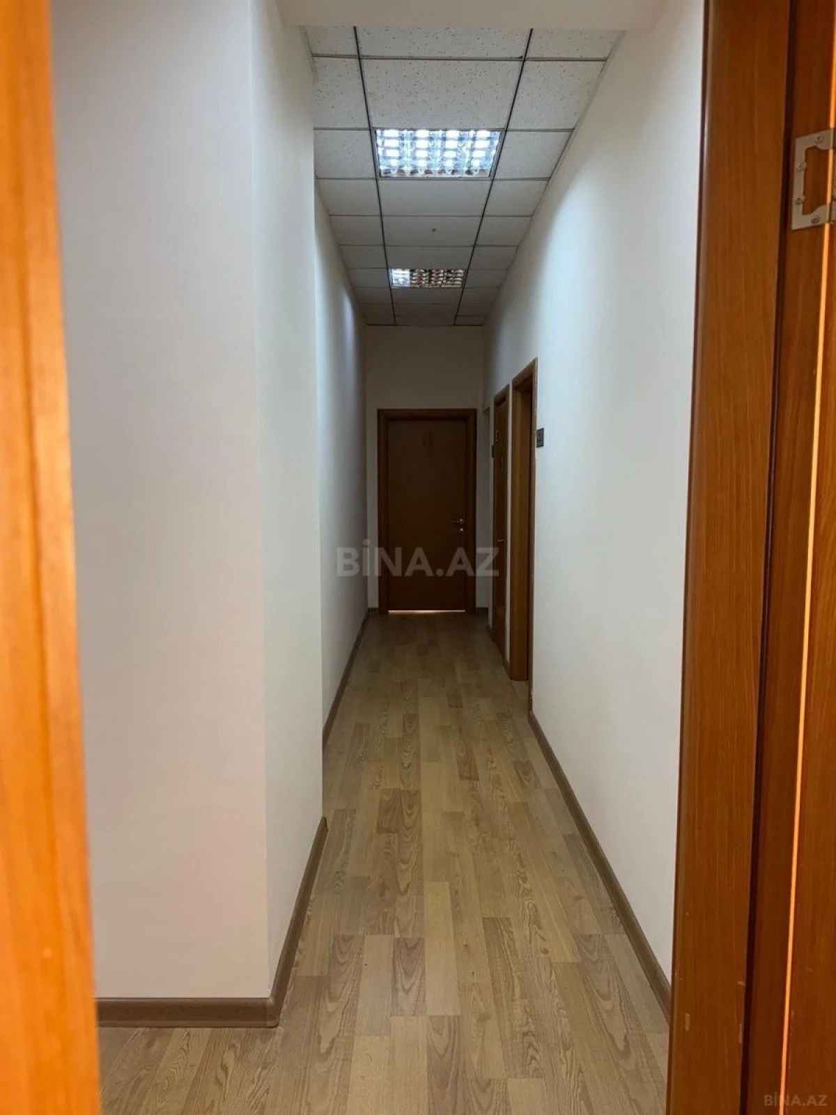 Kirayə verilir 4 otaqlı ofis 200 m²