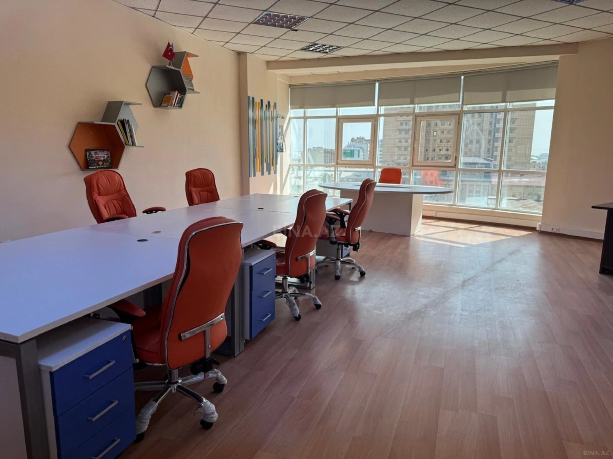 Kirayə verilir 4 otaqlı ofis 200 m²