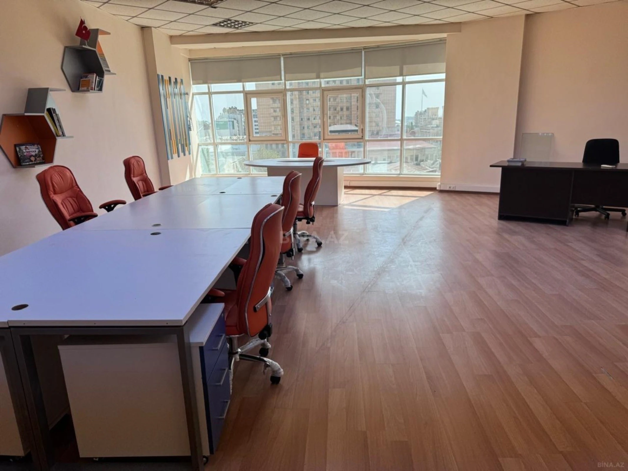 Kirayə verilir 4 otaqlı ofis 200 m²