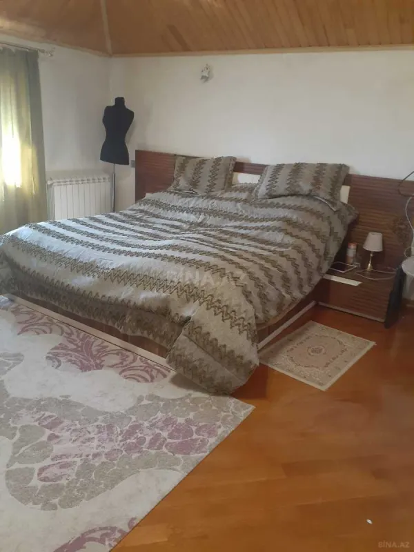 Satılır 7 otaqlı həyət evi 282 m²