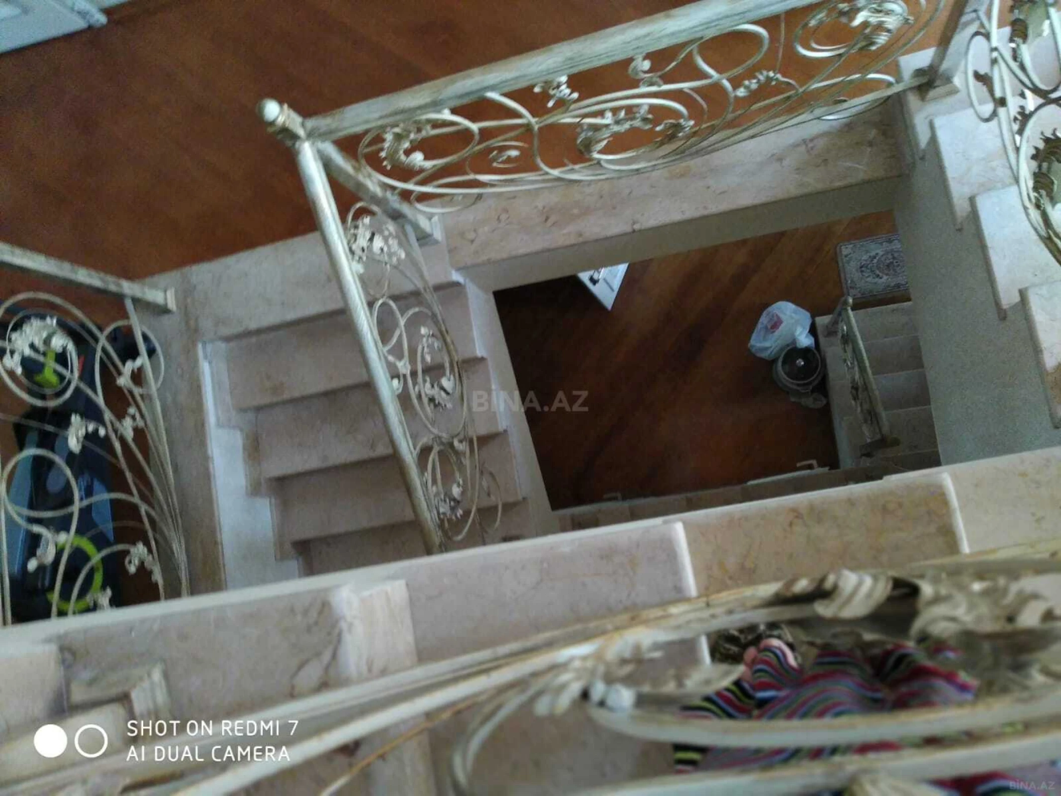 Satılır 7 otaqlı həyət evi 282 m²