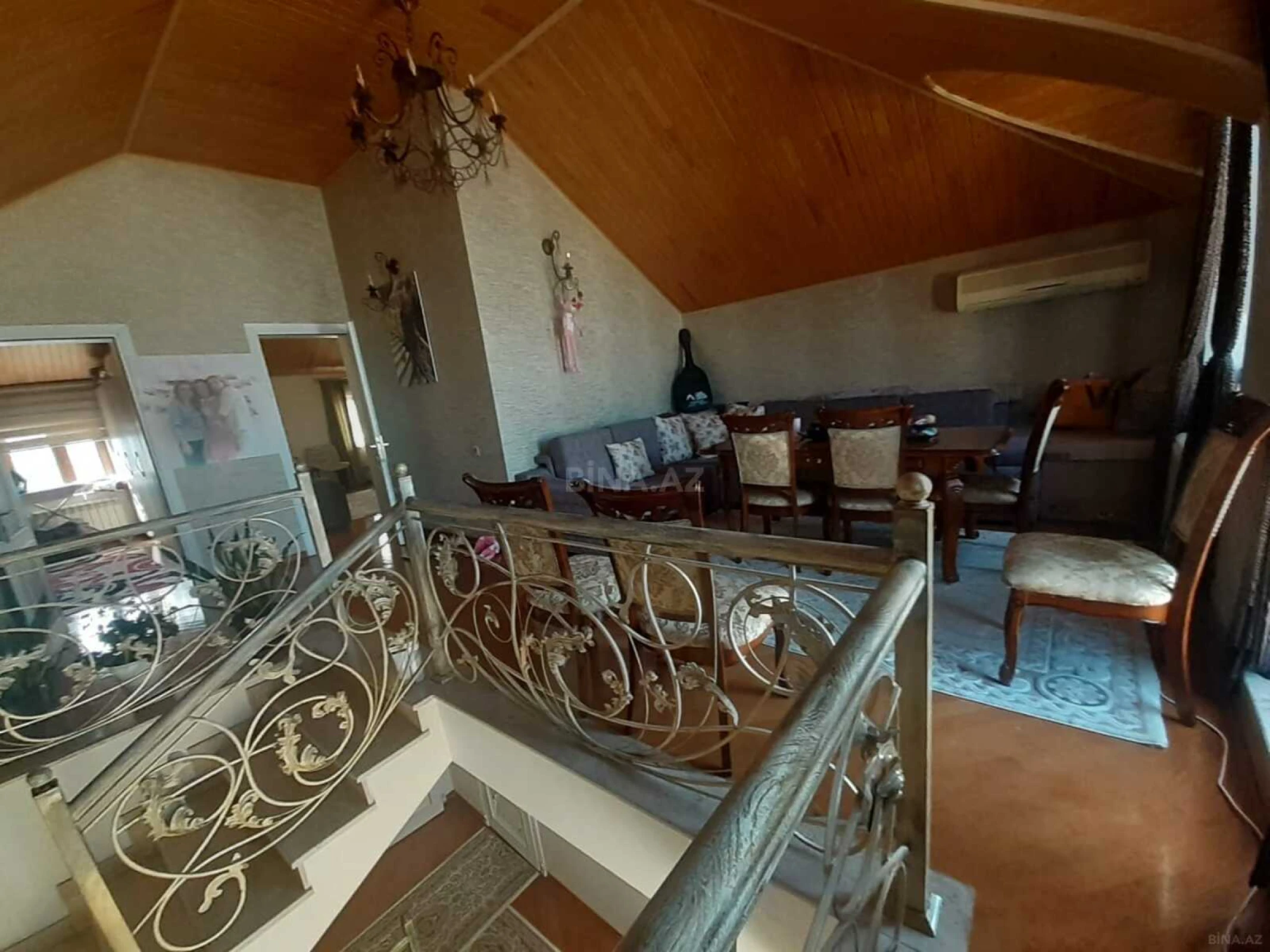 Satılır 7 otaqlı həyət evi 282 m²