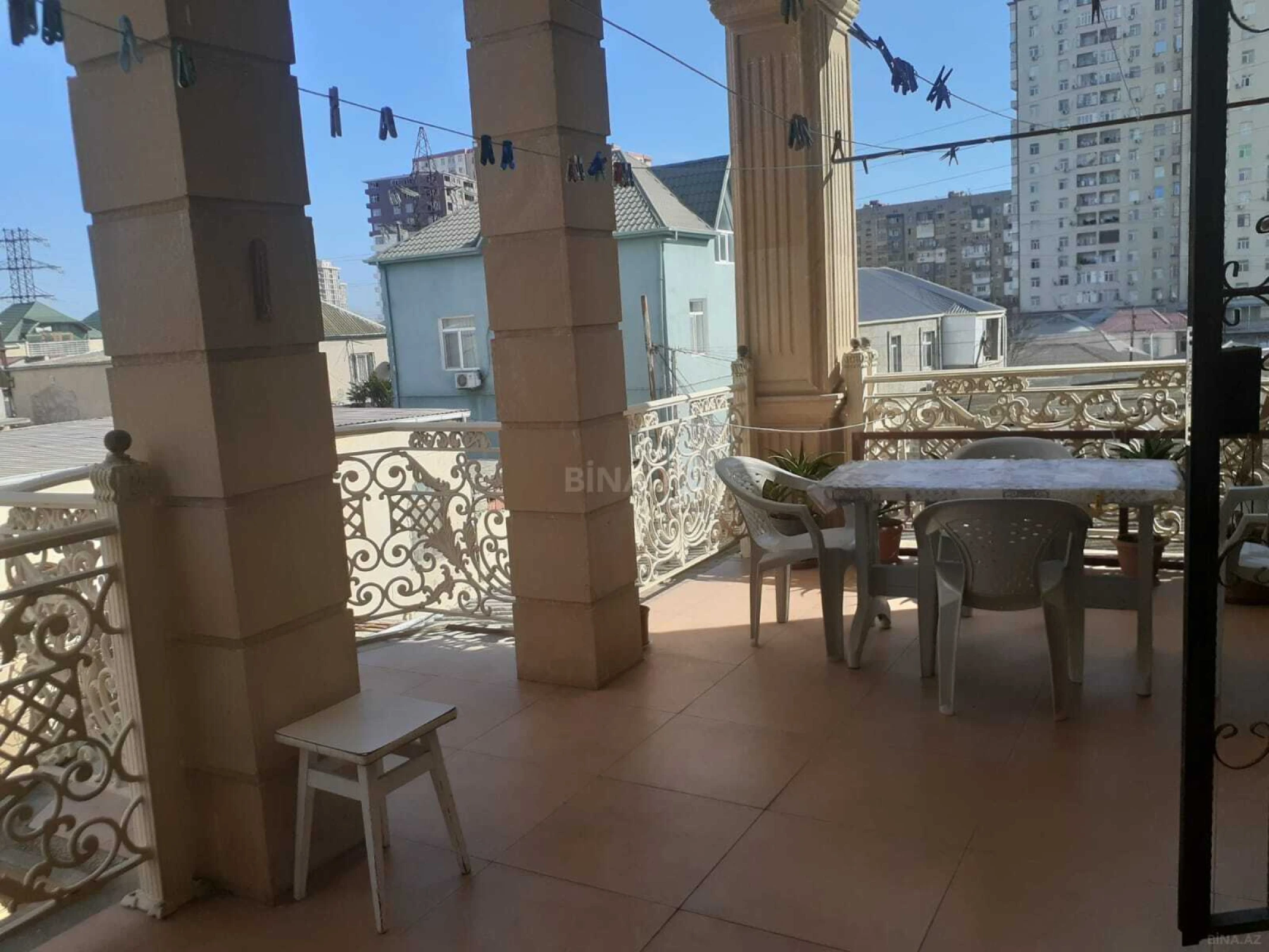Satılır 7 otaqlı həyət evi 282 m²