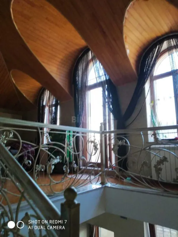 Satılır 7 otaqlı həyət evi 282 m²