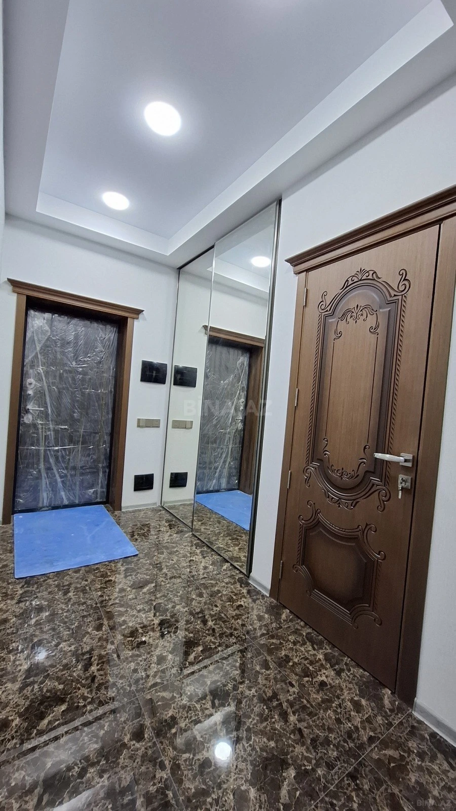 Satılır 4 otaqlı mənzil 146 m²