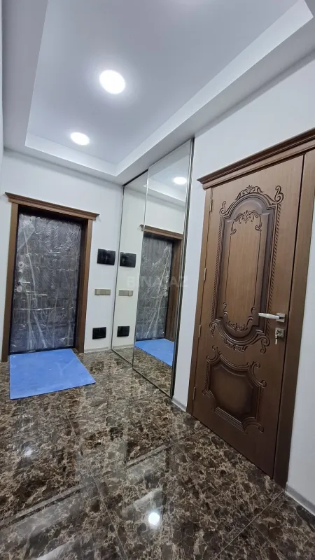 Satılır 4 otaqlı mənzil 146 m²