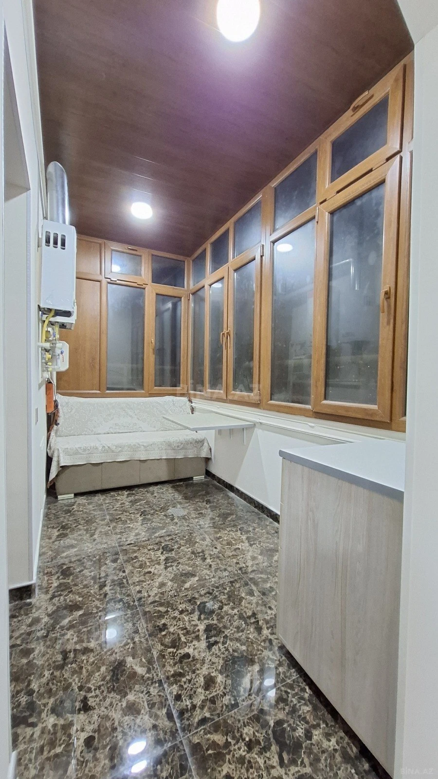 Satılır 4 otaqlı mənzil 146 m²