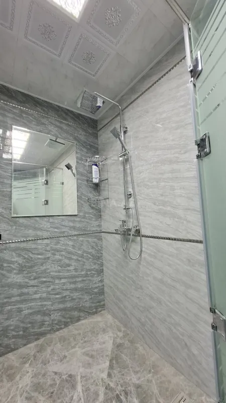 Satılır 4 otaqlı mənzil 146 m²