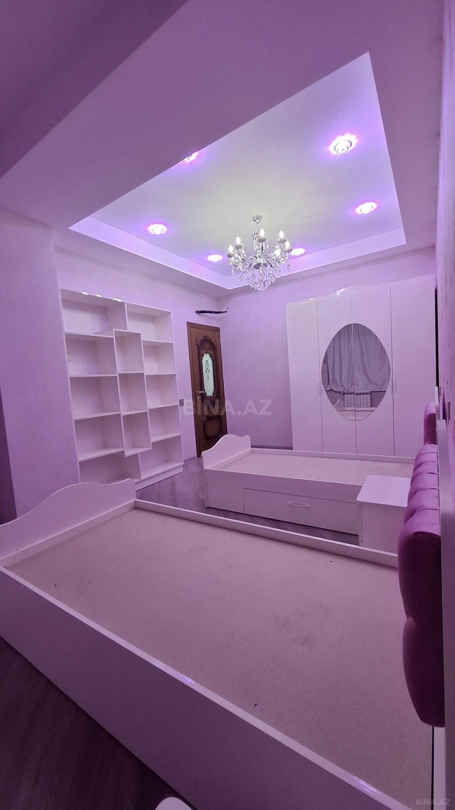 Satılır 4 otaqlı mənzil 146 m²