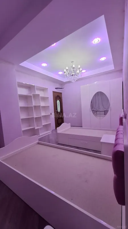 Satılır 4 otaqlı mənzil 146 m²