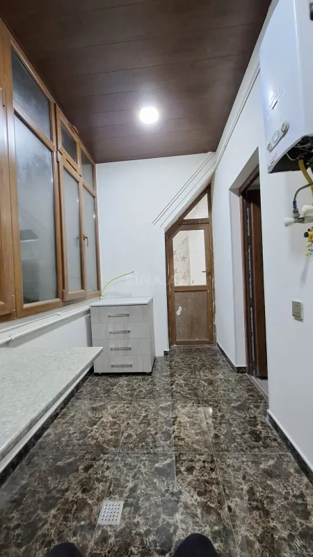 Satılır 4 otaqlı mənzil 146 m²