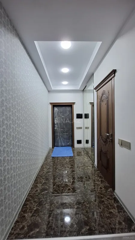 Satılır 4 otaqlı mənzil 146 m²