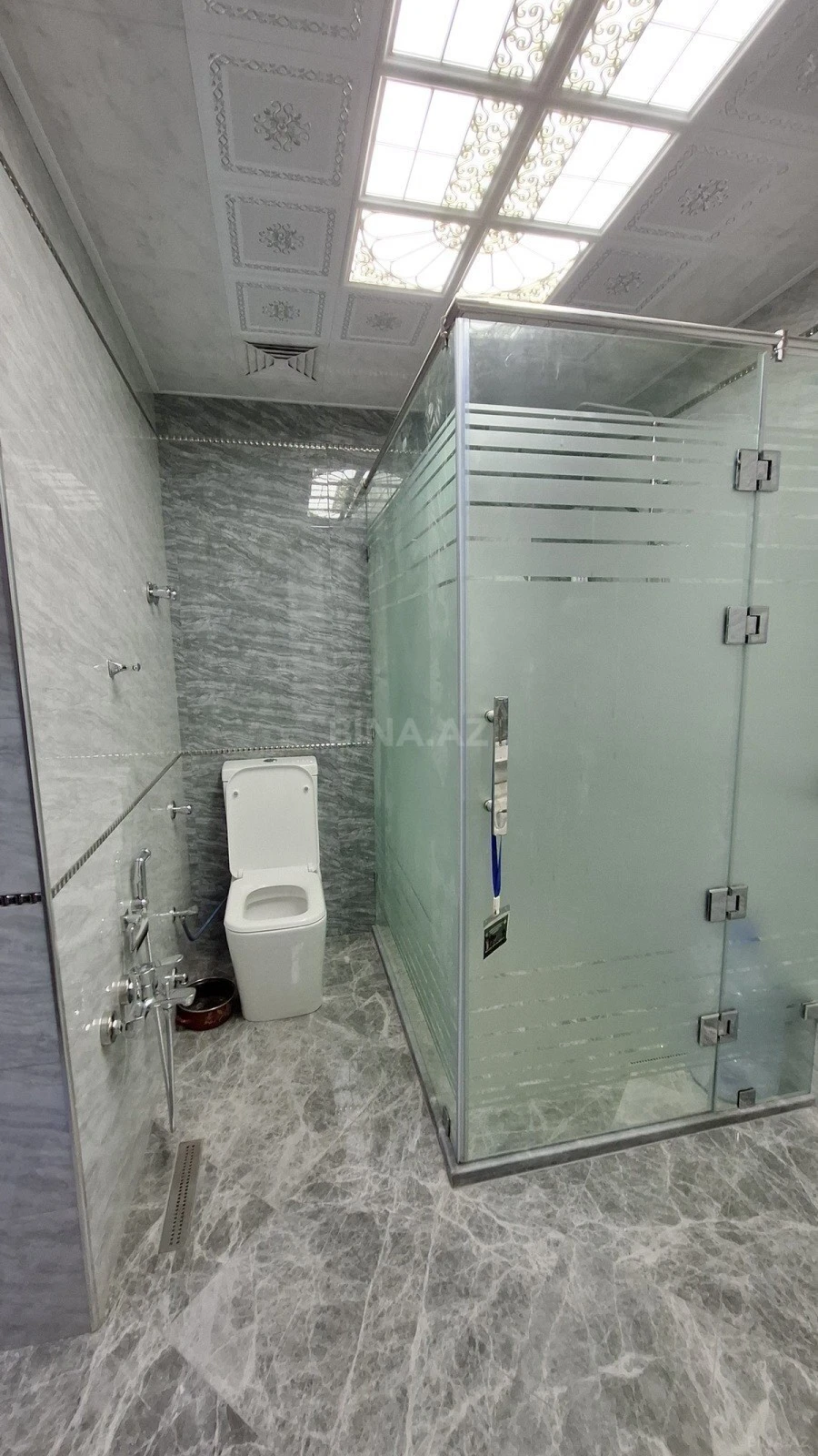 Satılır 4 otaqlı mənzil 146 m²