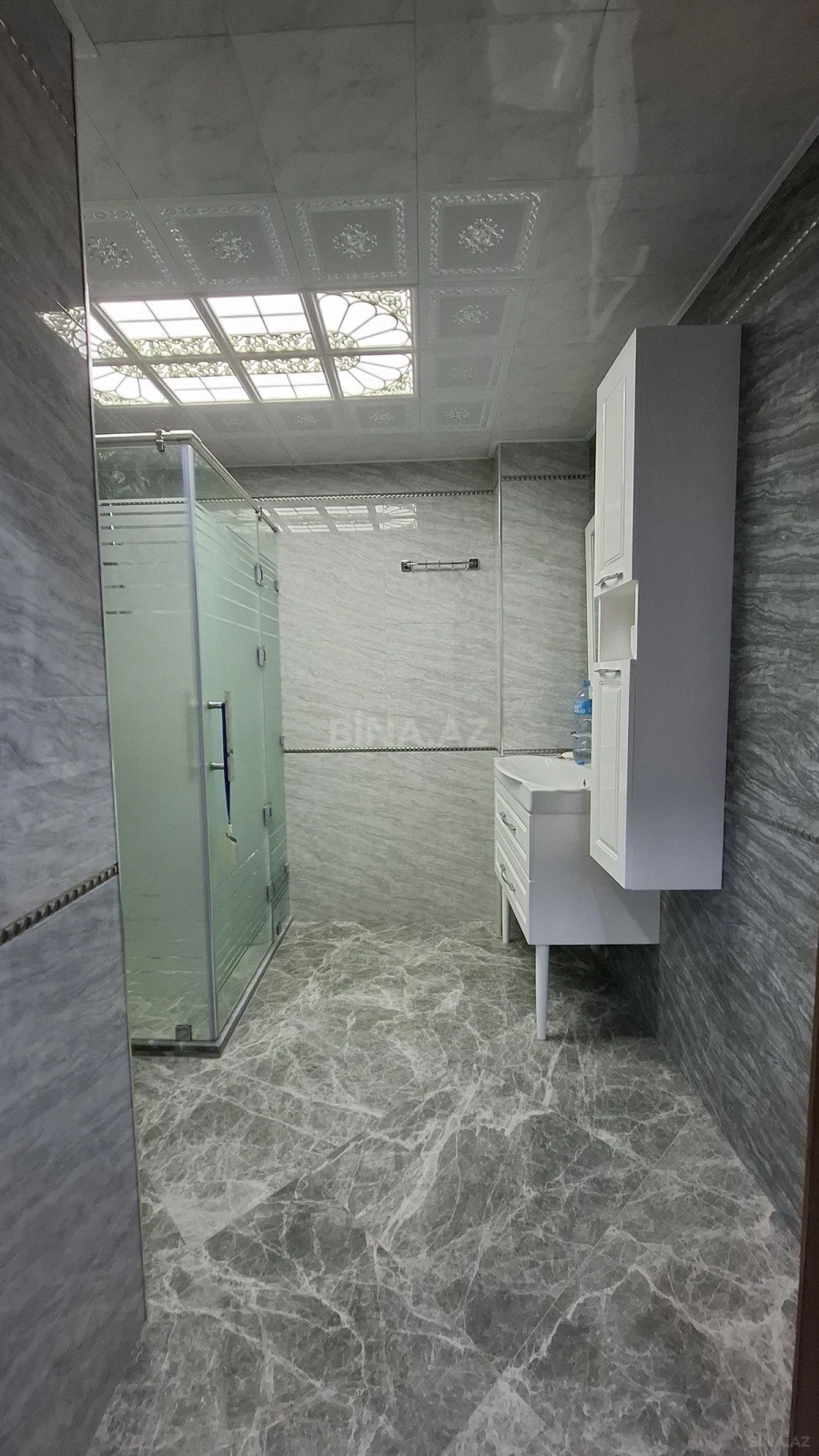 Satılır 4 otaqlı mənzil 146 m²