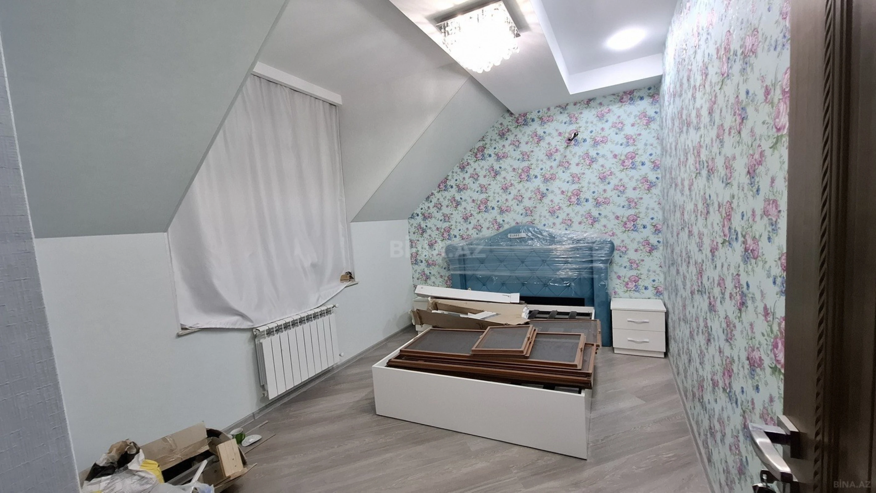 Satılır 4 otaqlı mənzil 146 m²