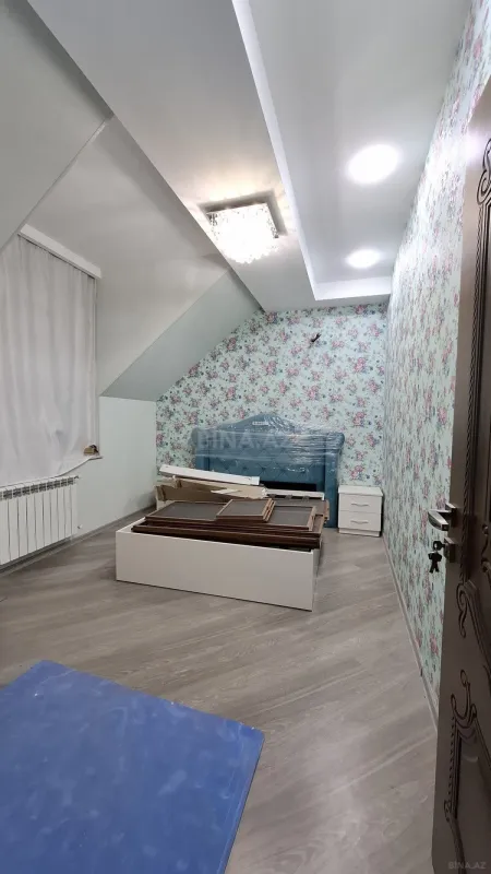 Satılır 4 otaqlı mənzil 146 m²