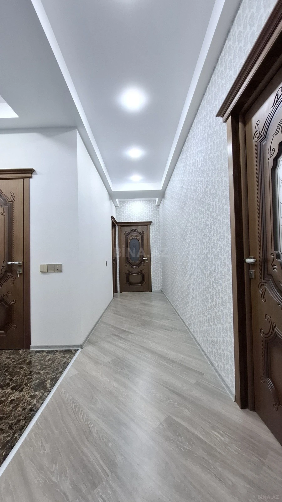 Satılır 4 otaqlı mənzil 146 m²