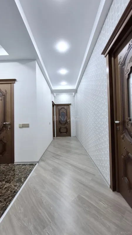 Satılır 4 otaqlı mənzil 146 m²