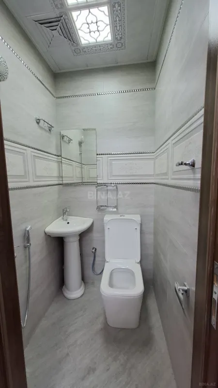 Satılır 4 otaqlı mənzil 146 m²