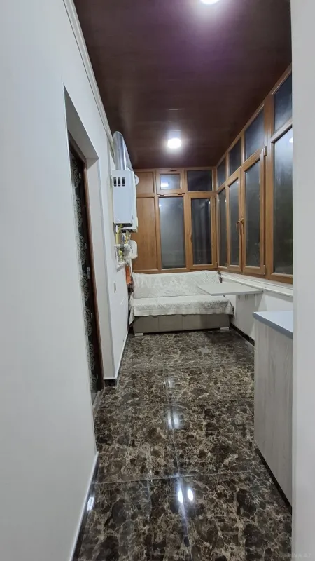 Satılır 4 otaqlı mənzil 146 m²