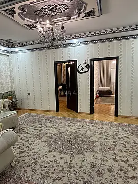 Satılır 4 otaqlı mənzil 135 m²