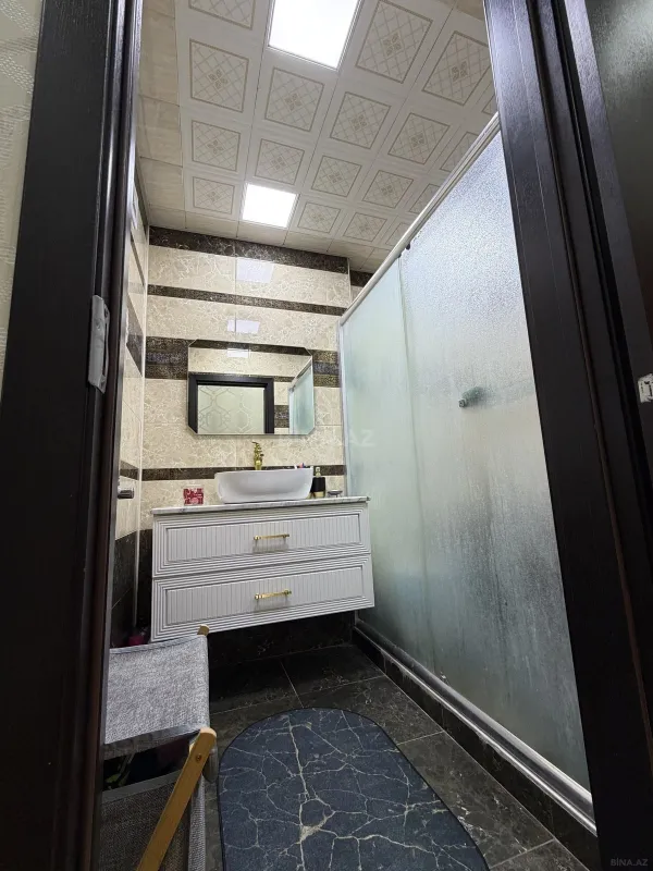 Satılır 4 otaqlı mənzil 135 m²