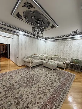 Satılır 4 otaqlı mənzil 135 m²