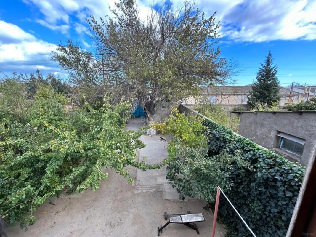 Satılır 5 otaqlı həyət evi 174 m²