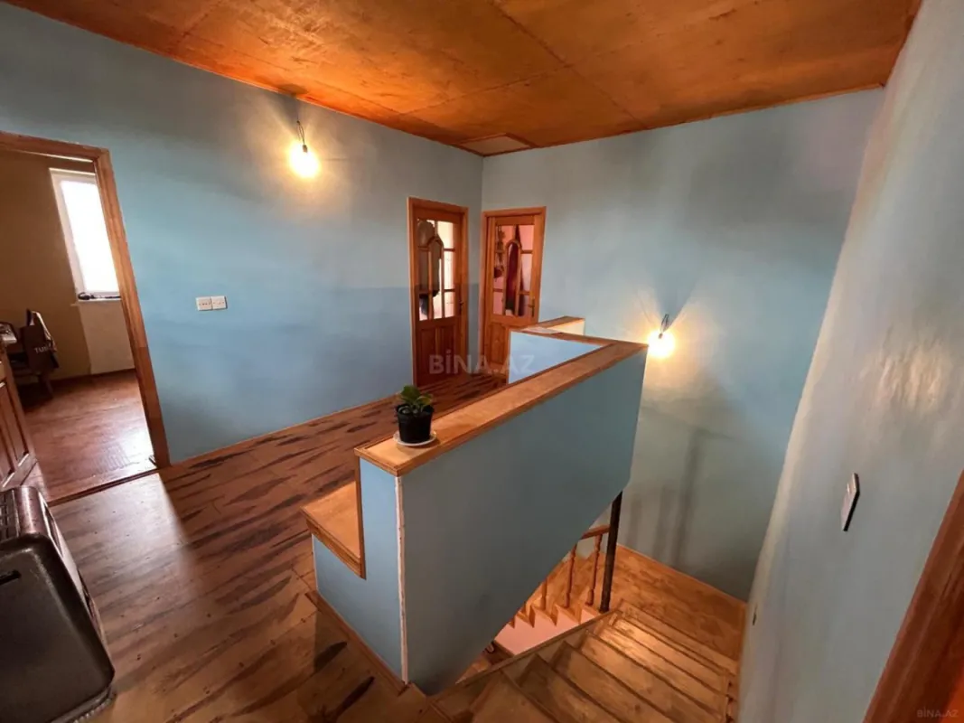 Satılır 5 otaqlı həyət evi 174 m²