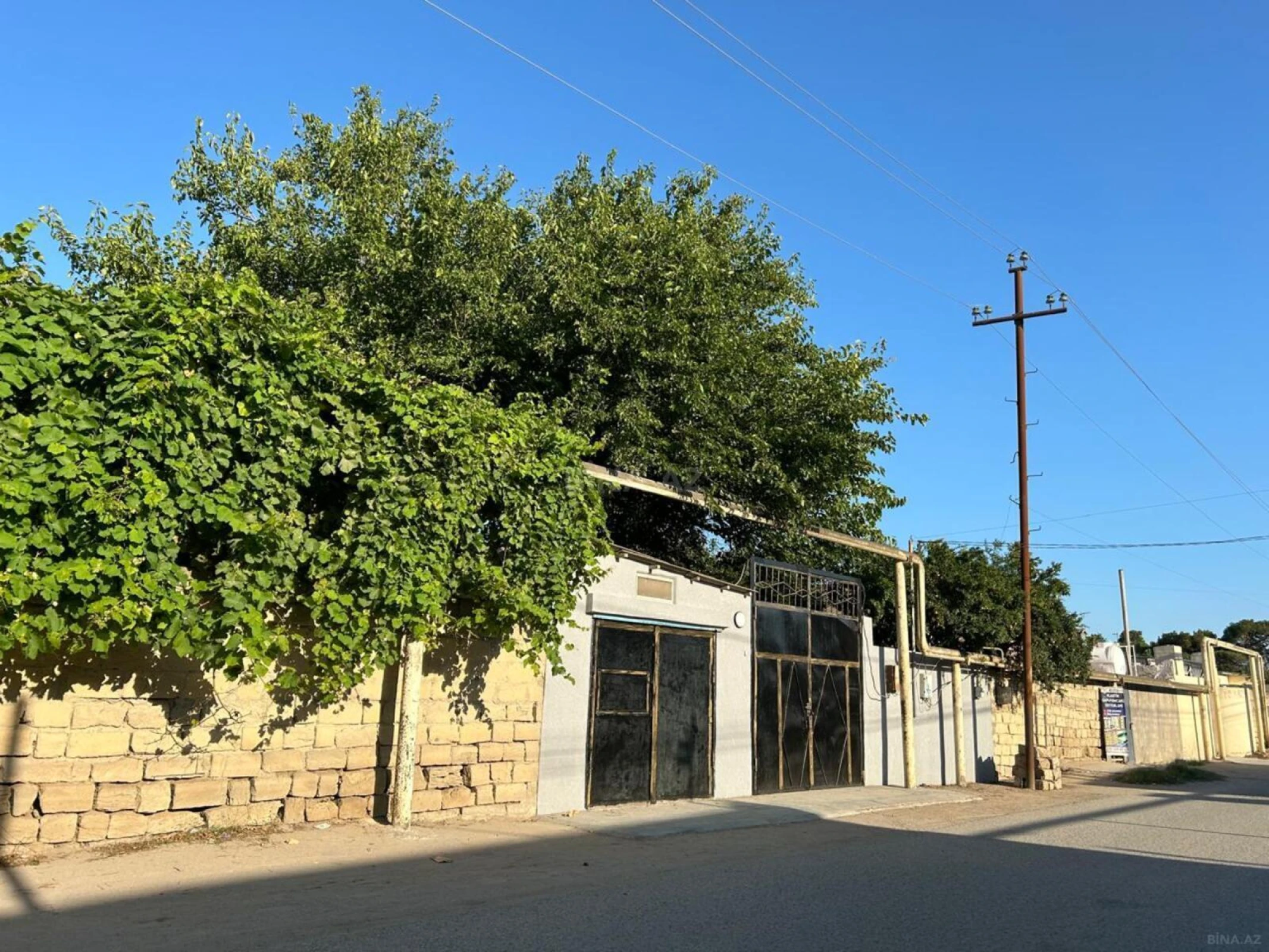 Satılır 5 otaqlı həyət evi 174 m²