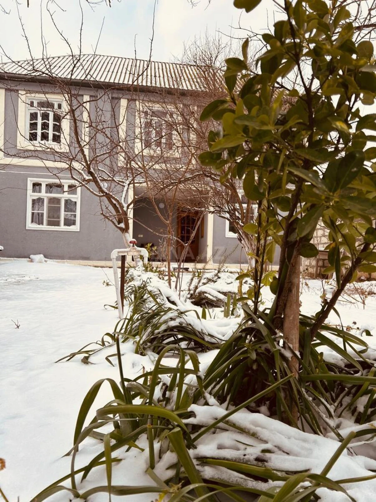 Satılır 5 otaqlı həyət evi 174 m²