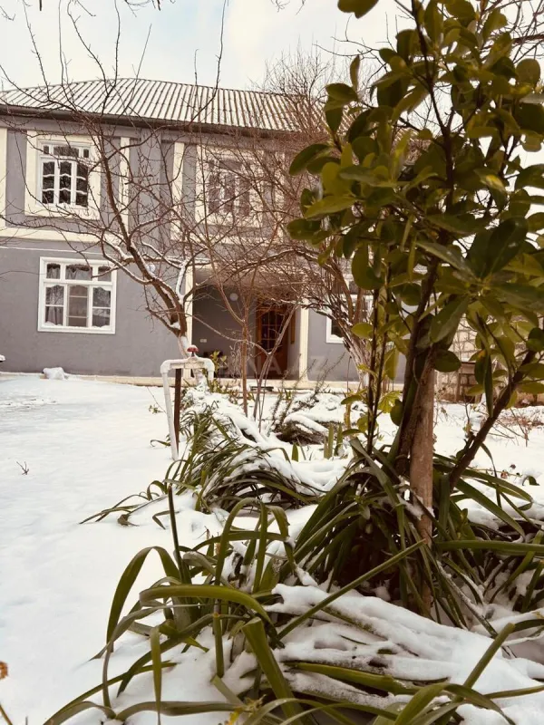 Satılır 5 otaqlı həyət evi 174 m²