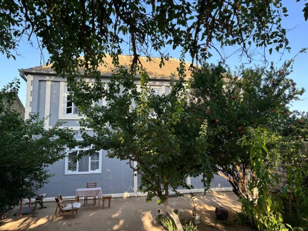 Satılır 5 otaqlı həyət evi 174 m²