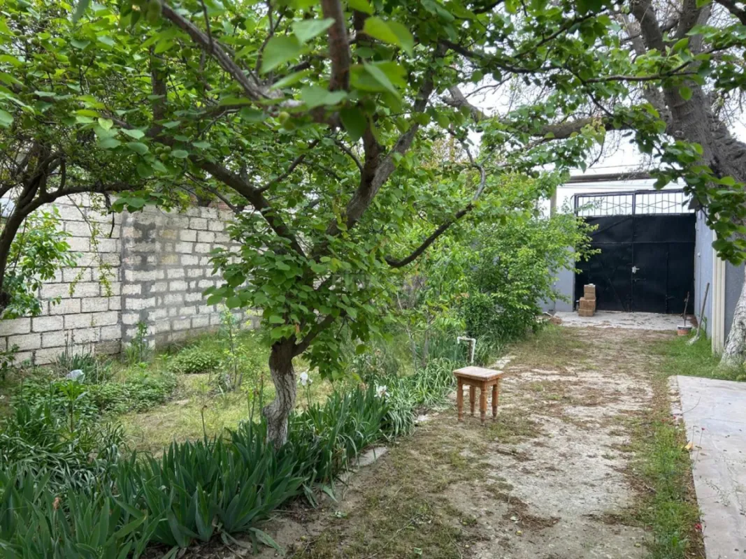 Satılır 5 otaqlı həyət evi 174 m²