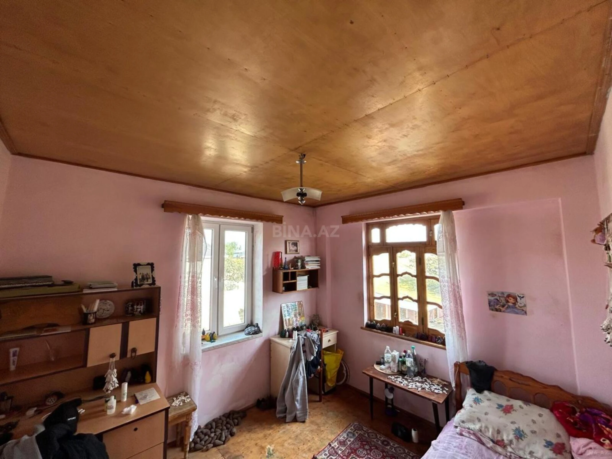 Satılır 5 otaqlı həyət evi 174 m²