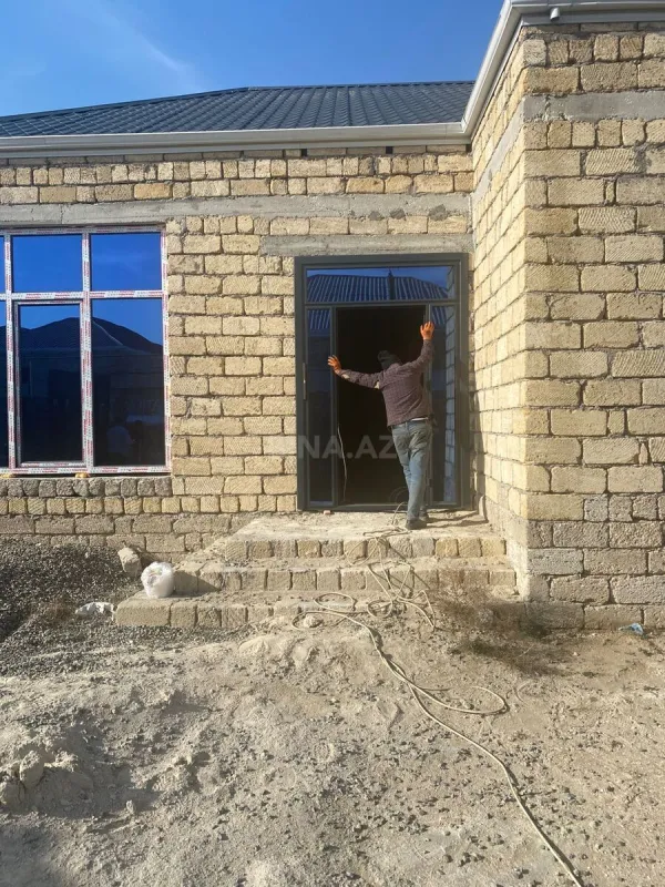 Satılır 4 otaqlı həyət evi 140 m²